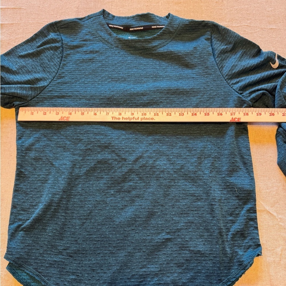 Women’s Nike Thermal Running Top - Picture 6 of 10